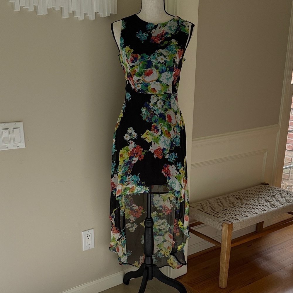 Forever 21 Size Small Black Floral Sleeveless High-Low Dress
